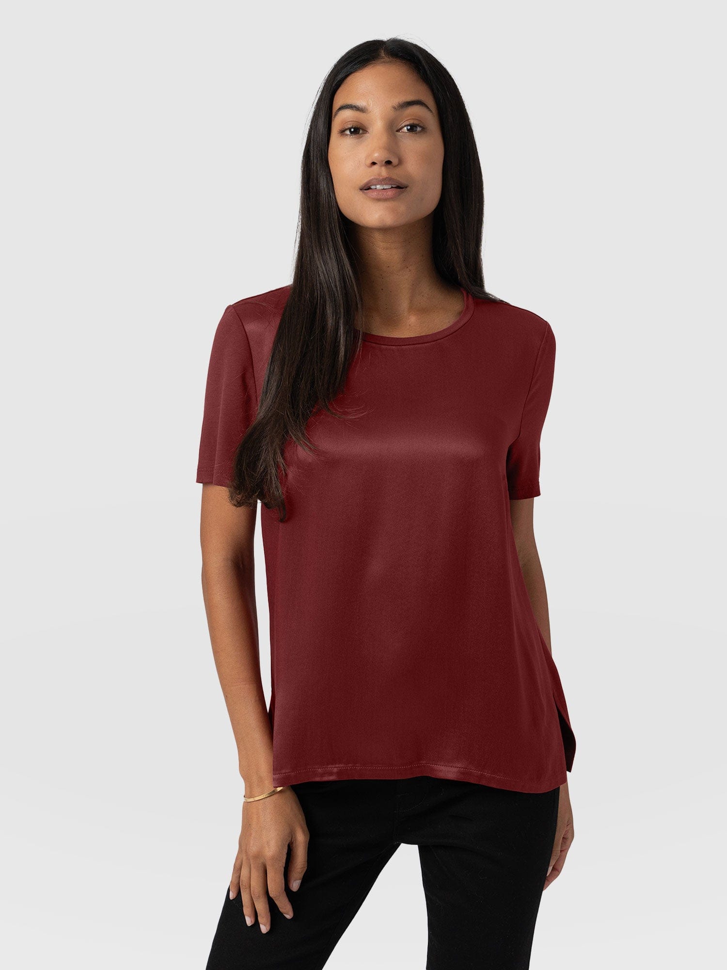 Rayner Contrast Tee Maroon - Women's T-Shirts | Saint + Sofia® EU